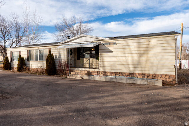 Property Photo: 250 N 200 W UT 84066