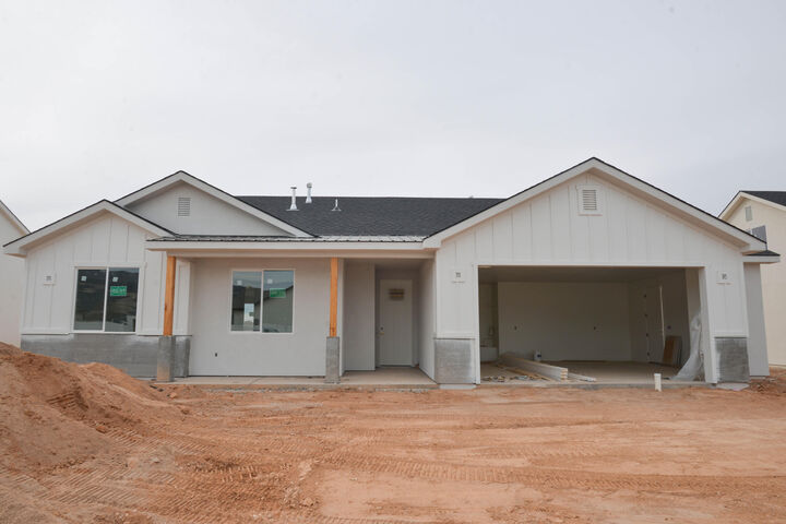 Property Photo:  4923 N 10 E  UT 84721 