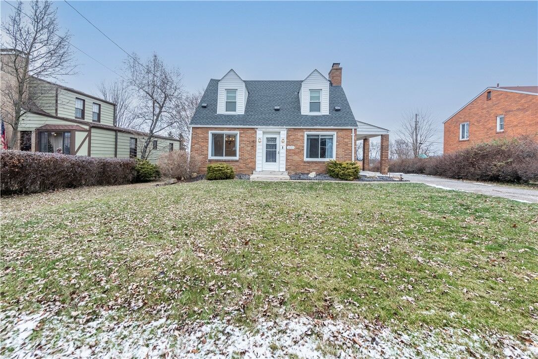 Property Photo:  3223 Willett Rd  PA 15227 