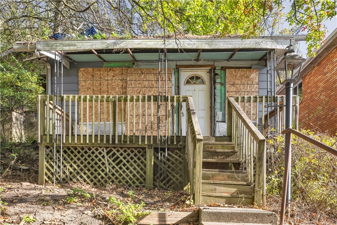 Property Photo: 1934 Laketon Rd PA 15221