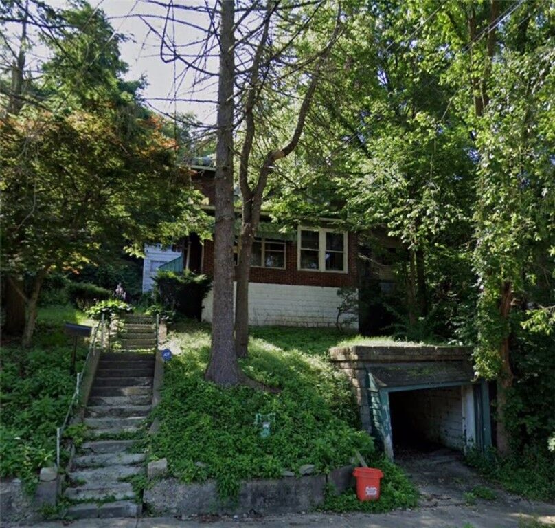 Property Photo:  1934 Laketon Rd  PA 15221 