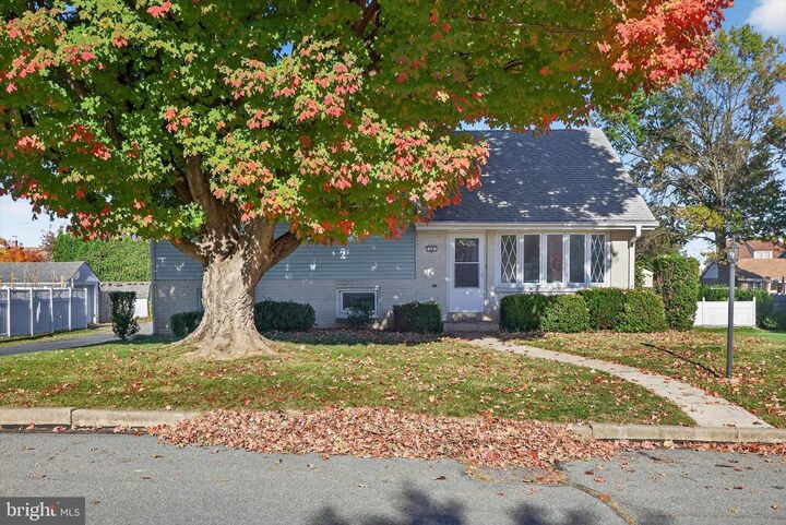 Property Photo:  27 Rosemont Avenue  PA 19607 