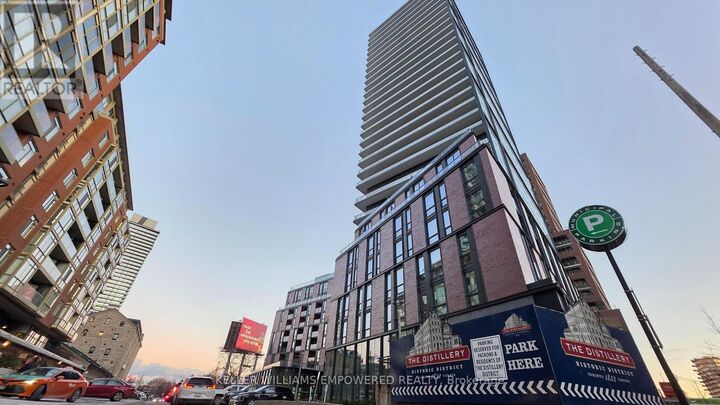 Property Photo:  35 Parliament Street 1808  ON M5A 0Z5 