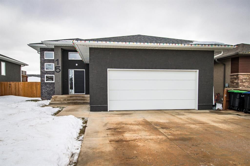 Property Photo: 15 Derlago Drive MB R7B 4J5