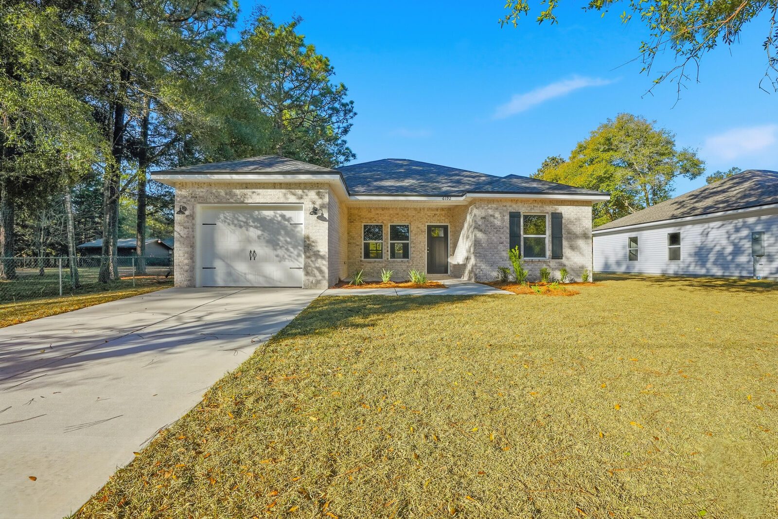 Property Photo:  6192 Winstead Cove  FL 32539 