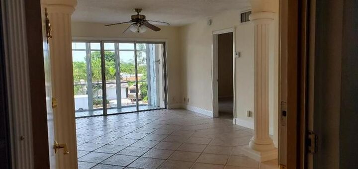 Property Photo:  3040 NE 16th Ave 303 A  FL 33334 