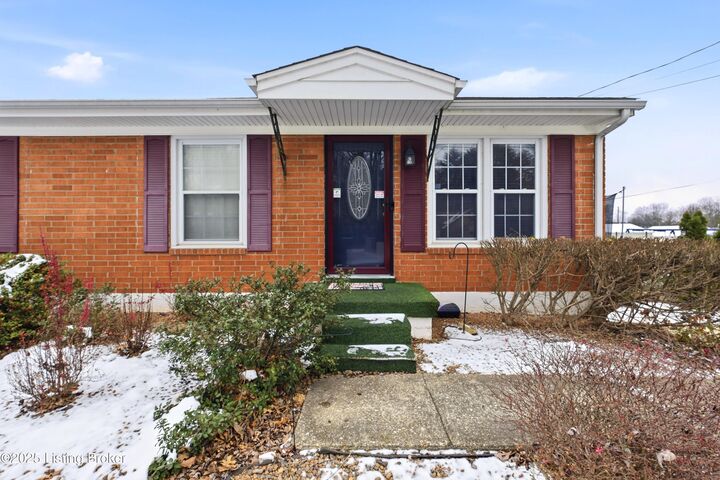 Property Photo:  6120 Cooper Chapel Rd  KY 40229 