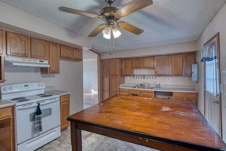 Property Photo: 2524 E Riverside Drive IN 47714