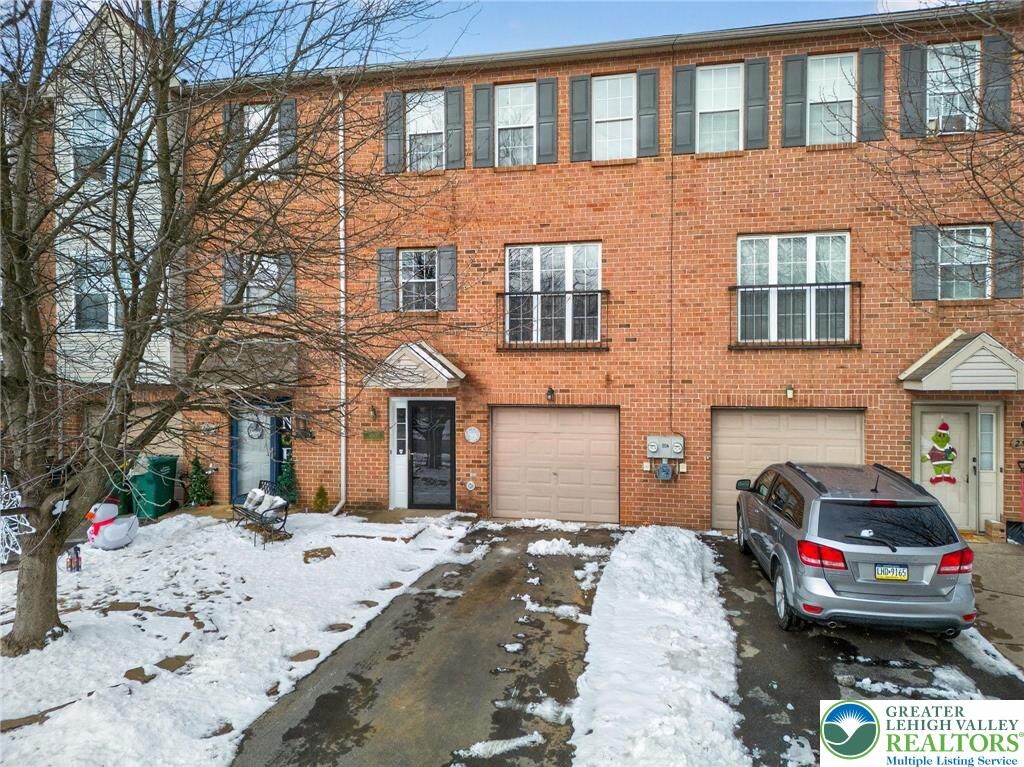 Property Photo:  2823 Sequoia Drive  PA 18062 