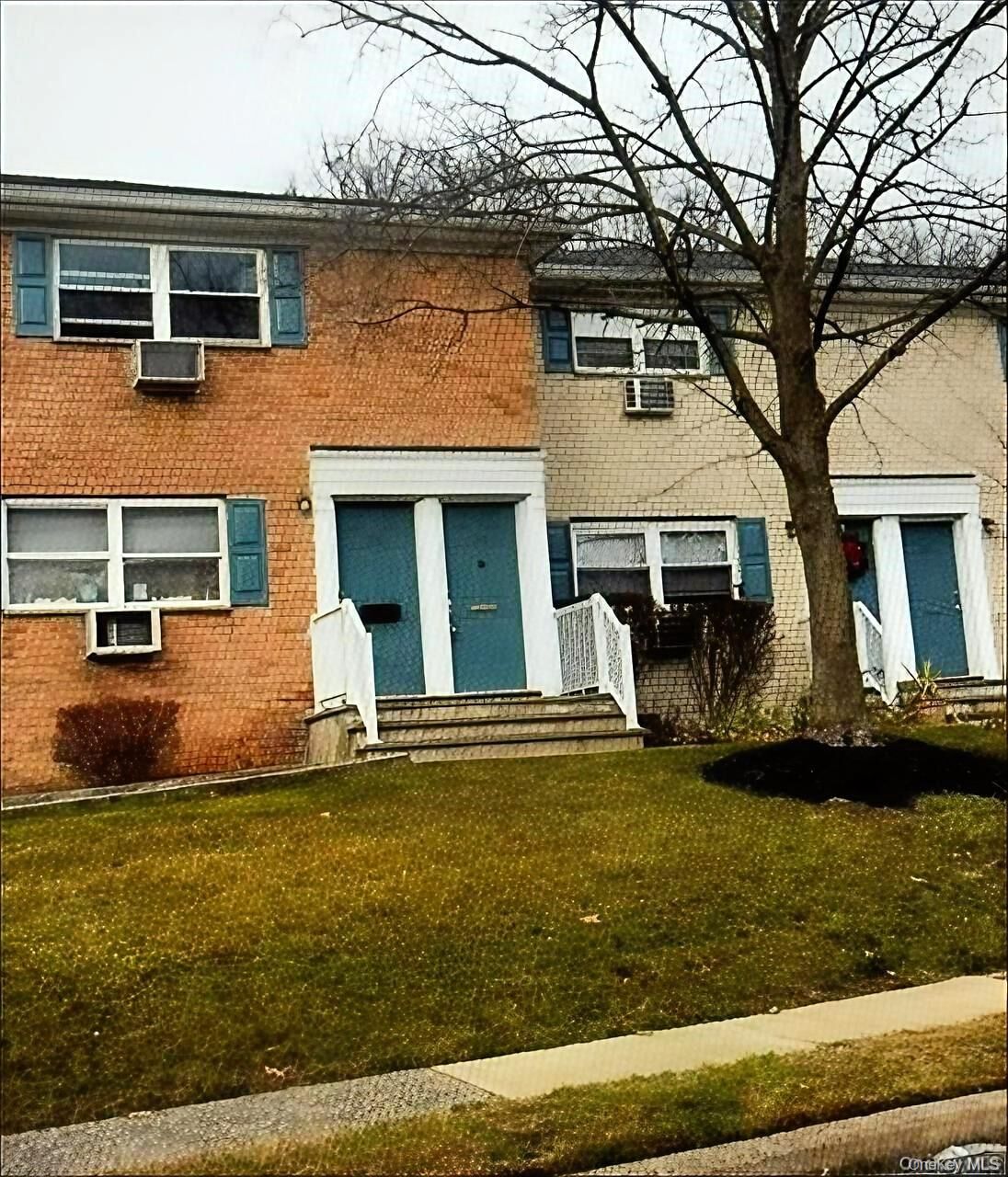 Property Photo:  140 Meyer Oval  NY 10965 