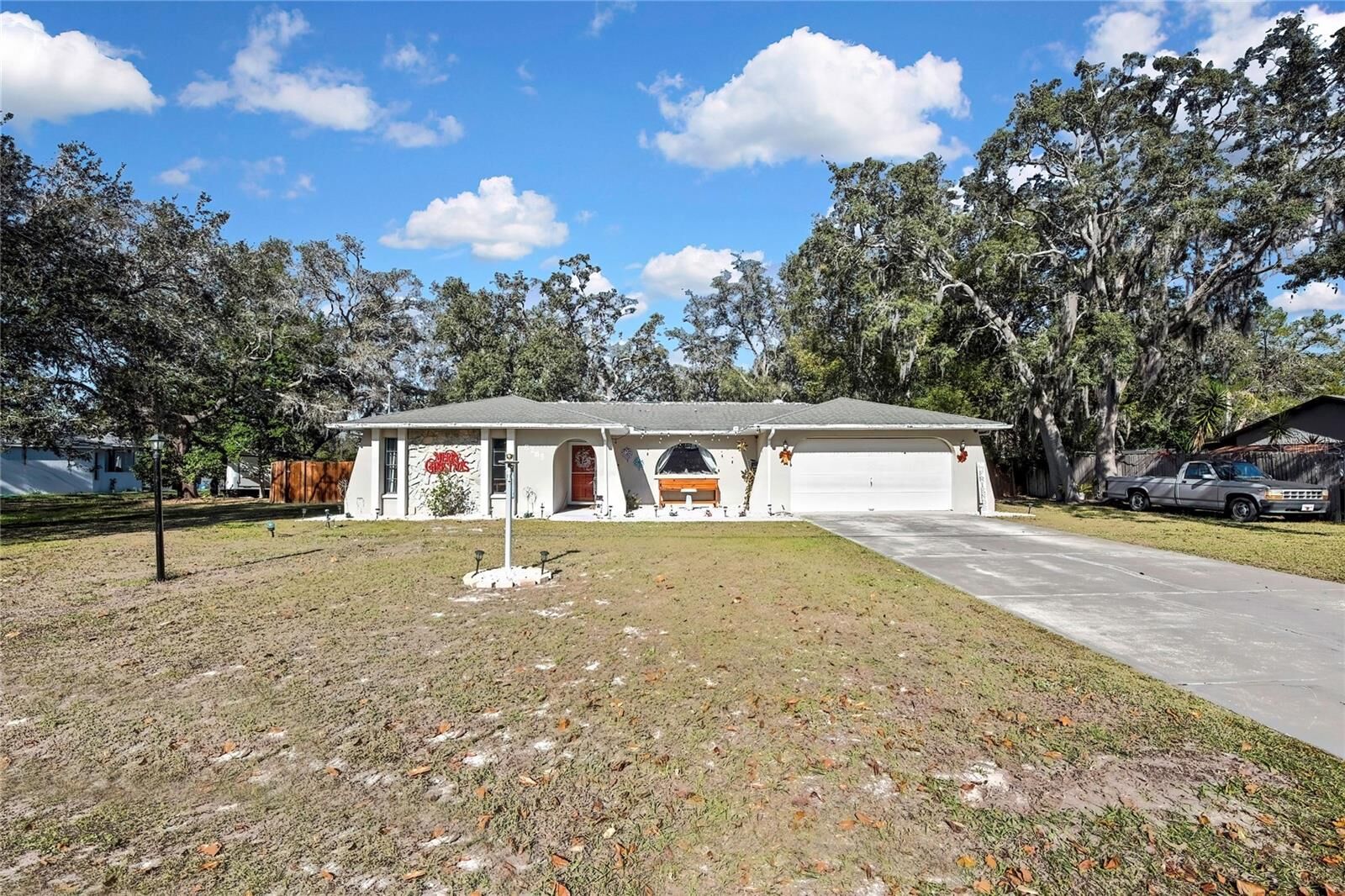 Property Photo:  8265 Apple Orchard Road  FL 34606 