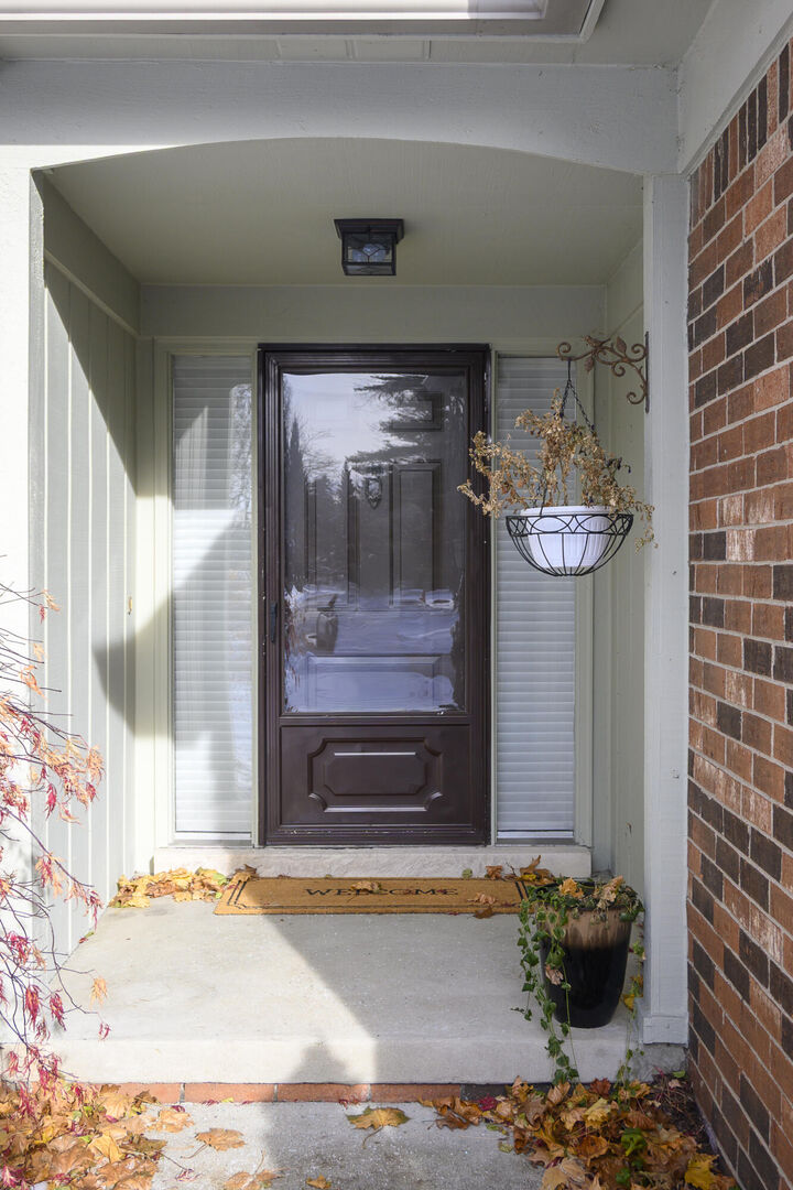 Property Photo:  5592 N Adams Way  MI 48302 