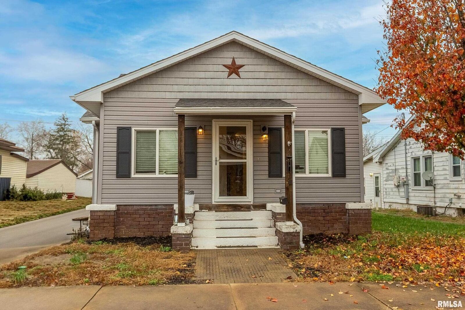 Property Photo: 2018 Clarke Street IL 62966