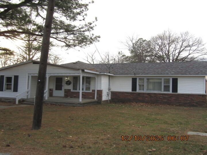 Property Photo:  903 S Odle Street  IL 62896 