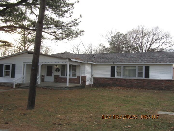 Property Photo:  903 S Odle Street  IL 62896 