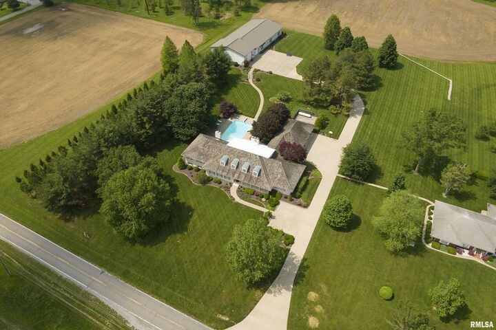 Property Photo: 15866 Moellers Road IL 62959