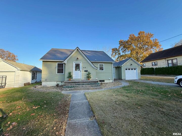 Property Photo:  510 S Charles Street  IL 62288 