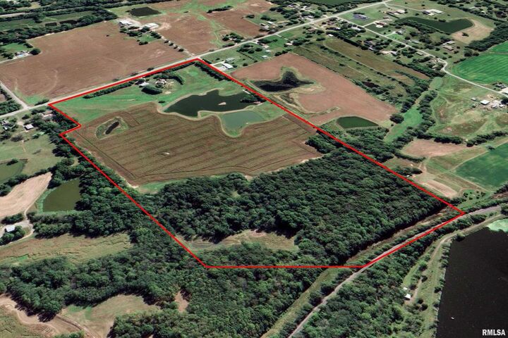 Property Photo:  6001 Il 37  IL 62959 