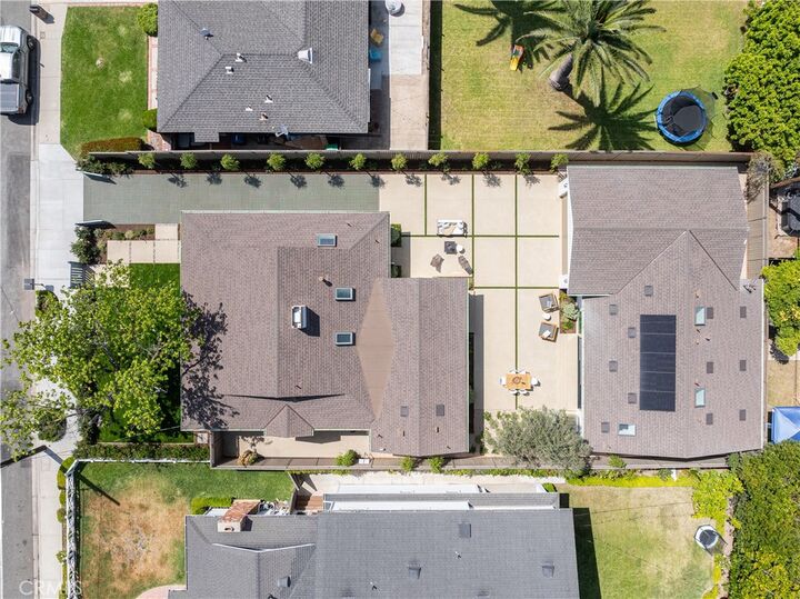 Property Photo:  212 E 19th Street  CA 92627 