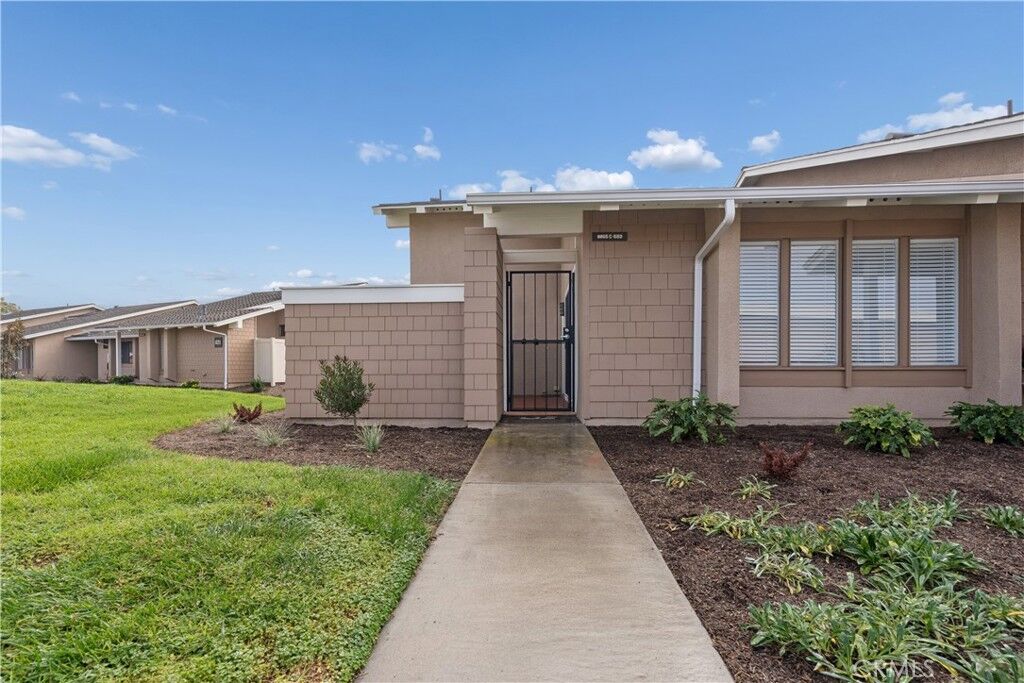 Property Photo:  8855 Sutter Circle C-520  CA 92646 