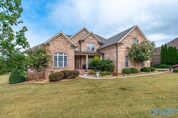 Property Photo: 118 Cliftmere Place AL 35758