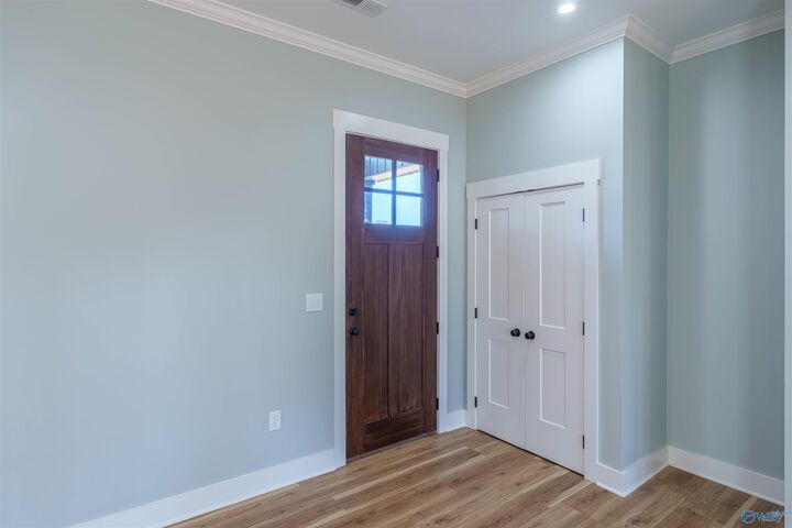 Property Photo: 687 Oakview Circle AL 35645