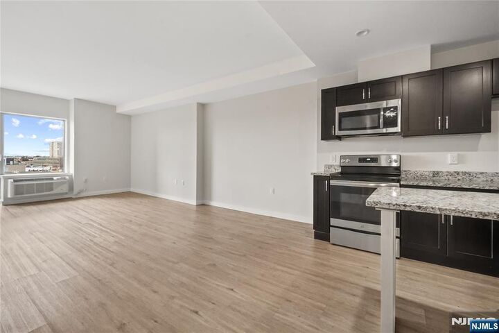 Property Photo: 69 Main Street 1406 NJ 07024