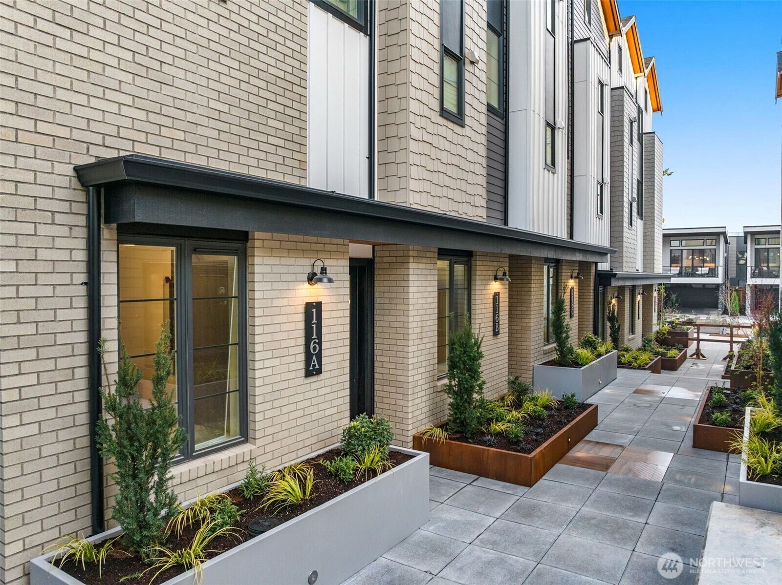 Property Photo:  112 F  2nd Street S  WA 98033 