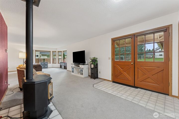 Property Photo:  828  Livingston Street NE  WA 98516 