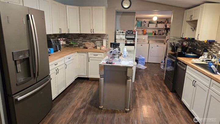 Property Photo:  22014  130th Street E  WA 98391 