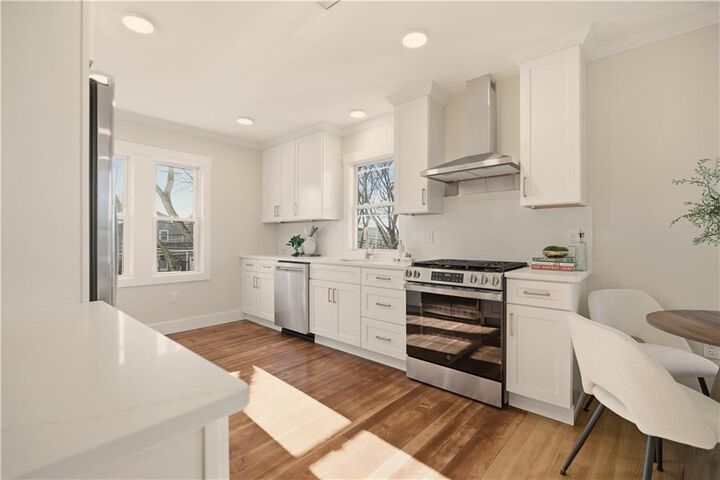 Property Photo:  85 Bay View Avenue 2  RI 02809 