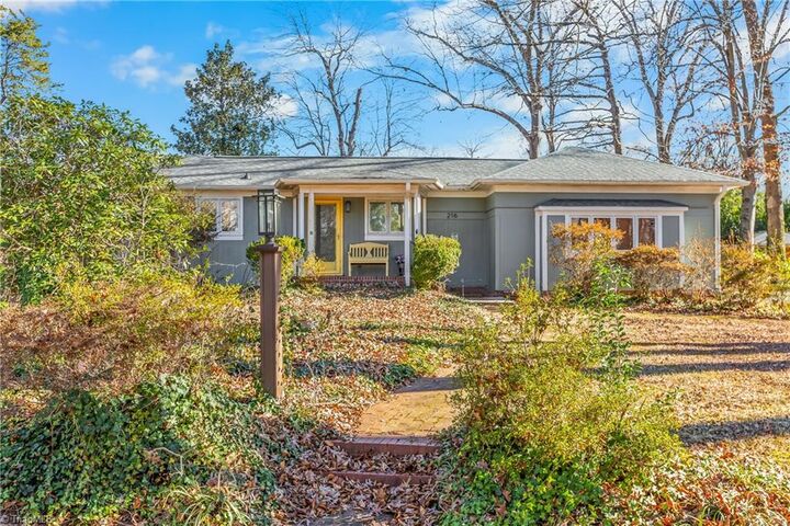 Property Photo:  216 Knollwood Drive  NC 27282 