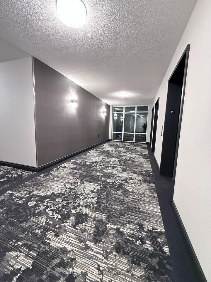 Photo de la propriété:  200 Burnhamthorpe Road E 1103  ON L5A 4L4 