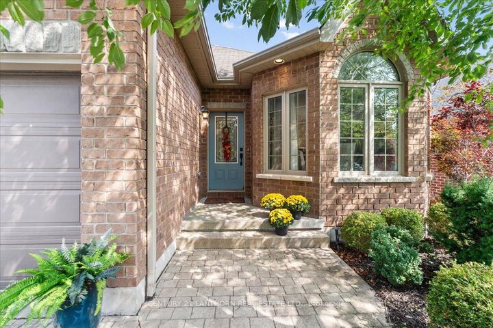 Property Photo:  18 McDougall Drive  ON K8N 4Z5 