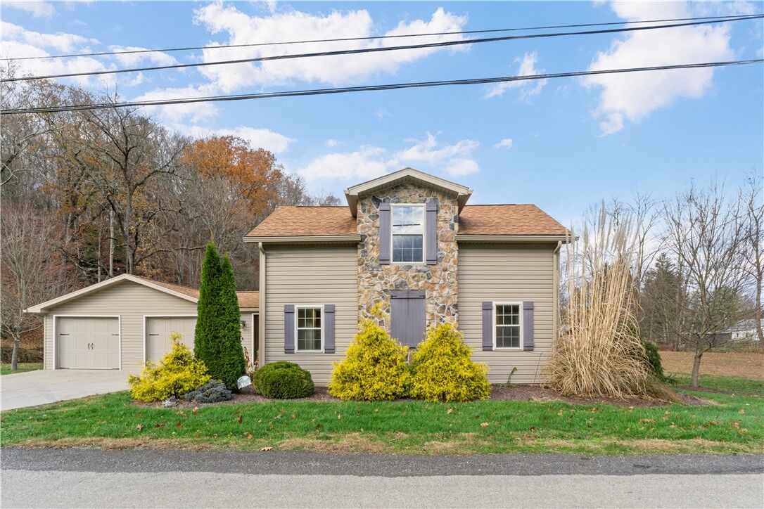 Property Photo:  130 Hampton Road  PA 15464 