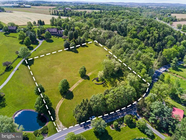 Property Photo:  3571 Meadow View Road  PA 17545 