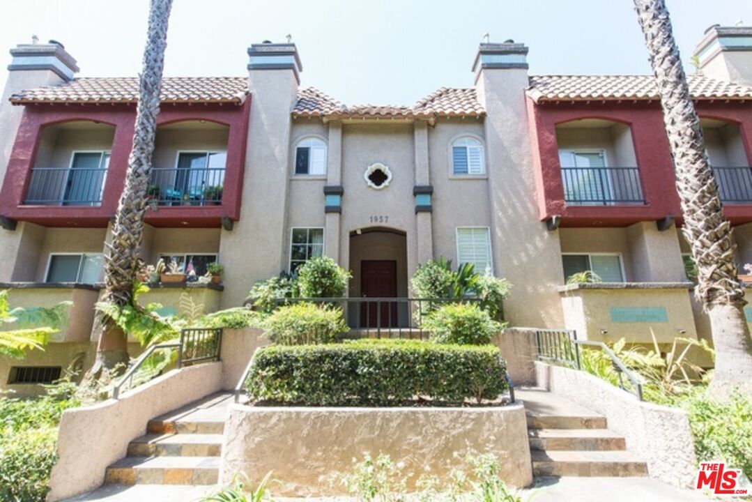 Property Photo:  1957 N Bronson Ave  CA 90068 