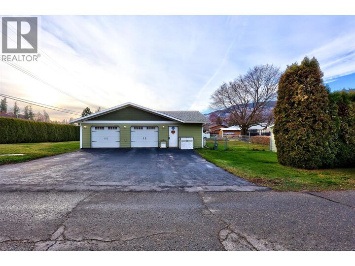 Property Photo:  1110 Second Avenue  BC V0E 1M0 