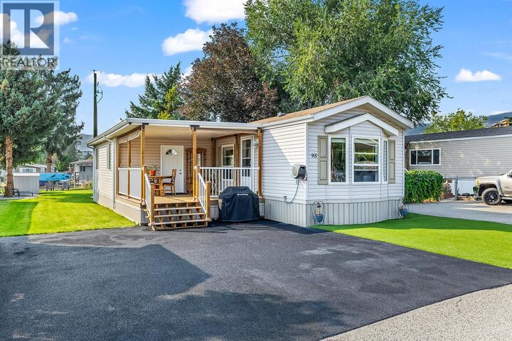 Property Photo:  2005 Boucherie Road 95  BC V4T 1R4 