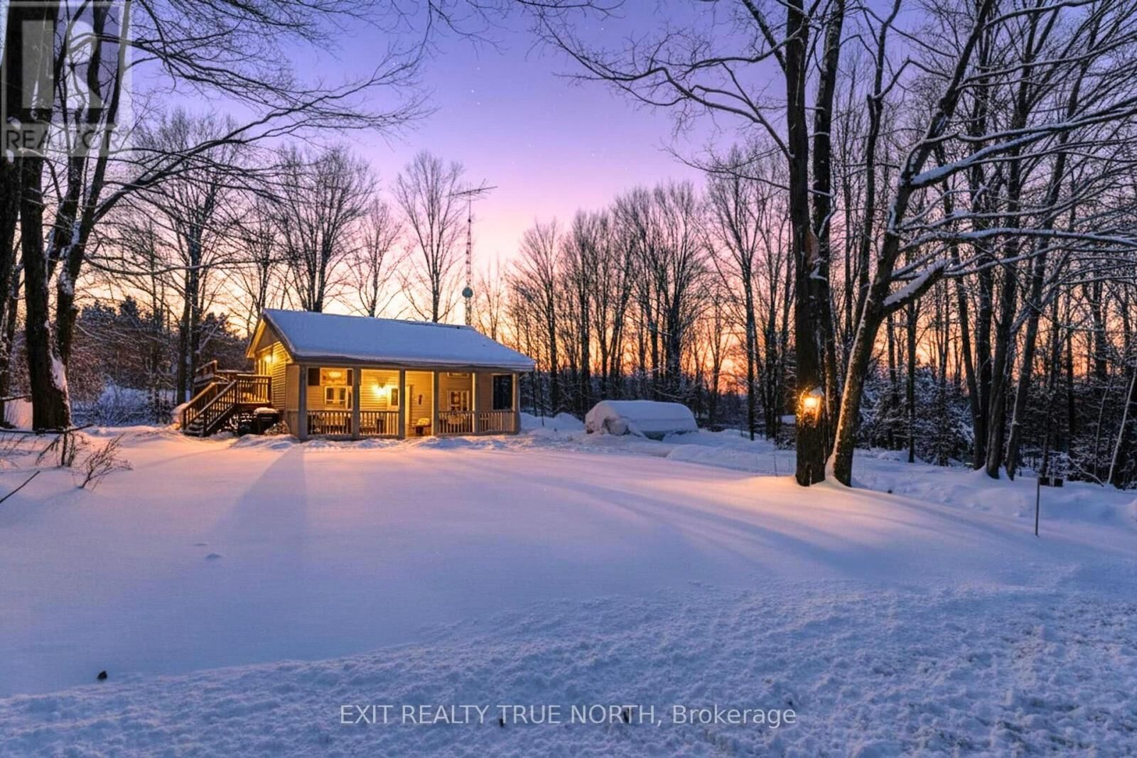 Property Photo: 8 Robin Court ON L9M 0B9