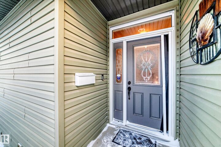 Property Photo: 1407 Glastonbury Boulevard NW 31 AB T5T 3W3