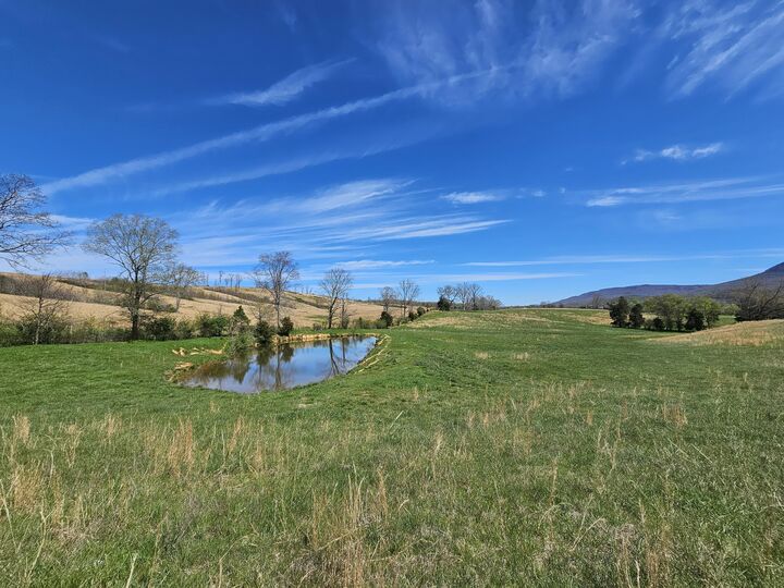 Property Photo:  495 Lower East Valley Road  TN 37327 