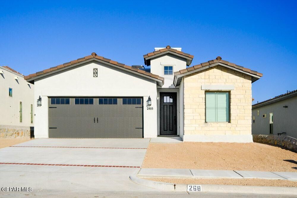 Property Photo:  933 Raegil Street  TX 79928 