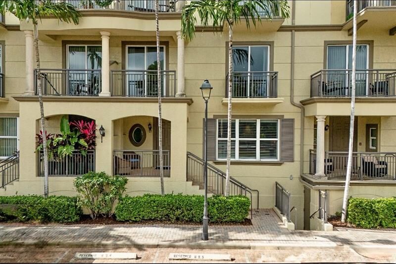 Property Photo:  2609 NE 14th Ave 107  FL 33334 