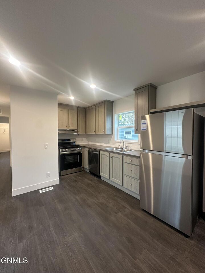 Property Photo: 117 Countryside Lane ND 58554