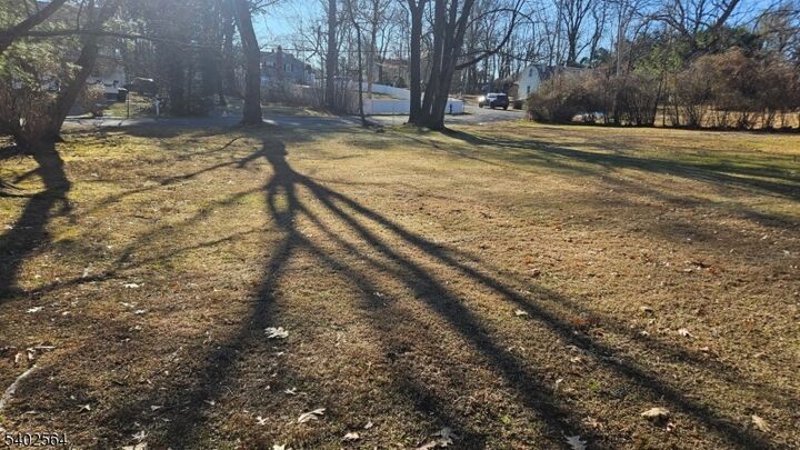 Property Photo:  8 Castle Pl  NJ 07933 