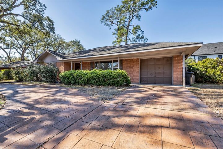 Property Photo:  4825 Ella Boulevard  TX 77018 