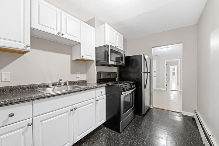 Property Photo:  2275 Kennedy Blvd 3  NJ 07304 