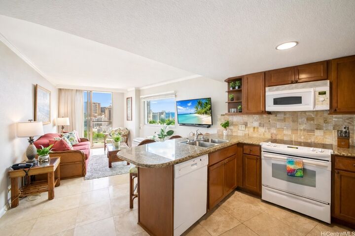 Property Photo:  2045 Kalakaua Avenue 1007  HI 96815 