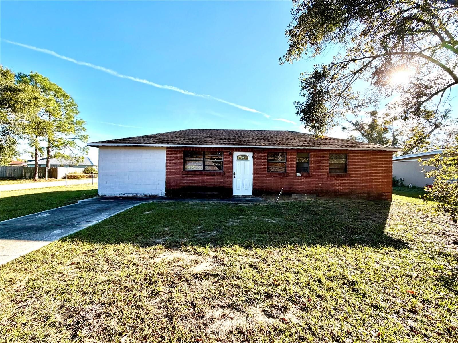 Property Photo:  204 Palm Drive  FL 33844 